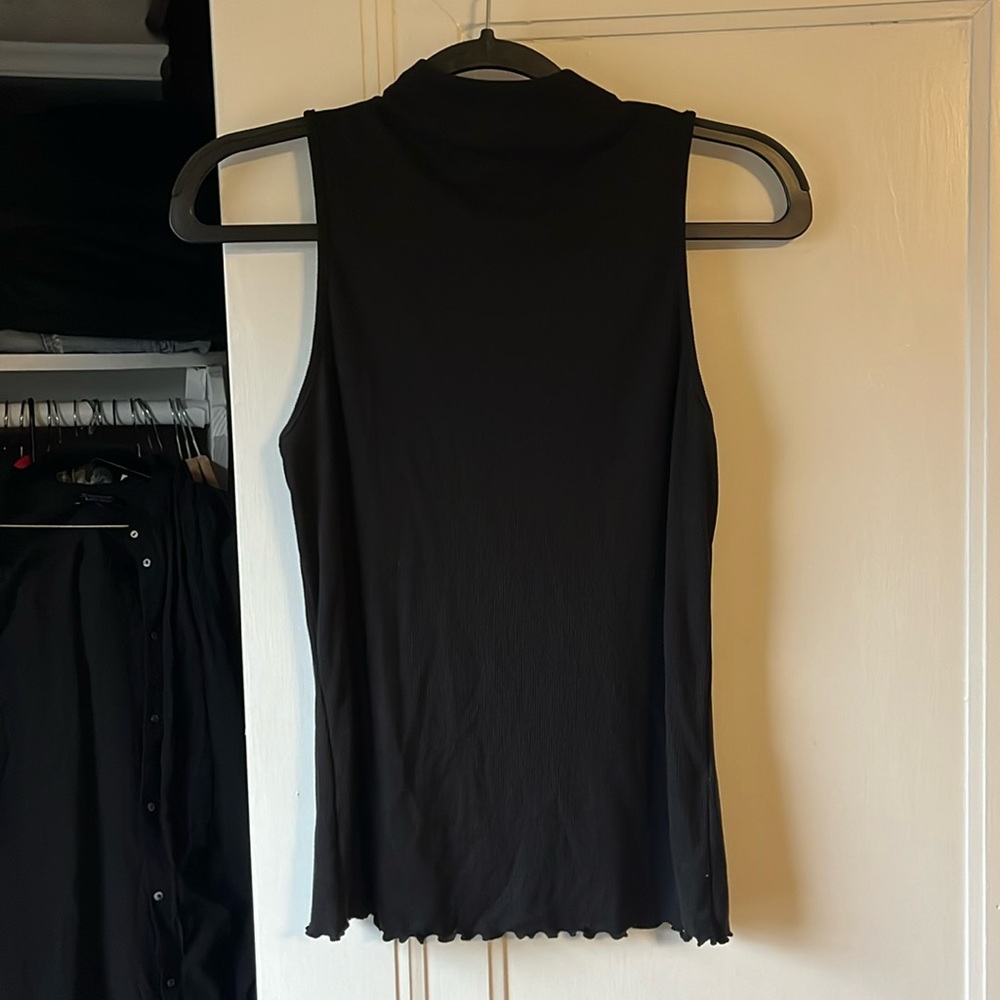 SWEATY BETTY SLEEVELESS MOCK NECK LETTUCE HEM KNIT TOP
